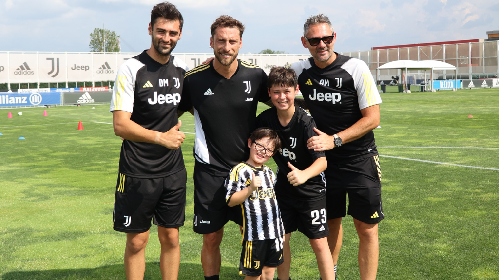 Juventus Academy Sydney players and coaches together
